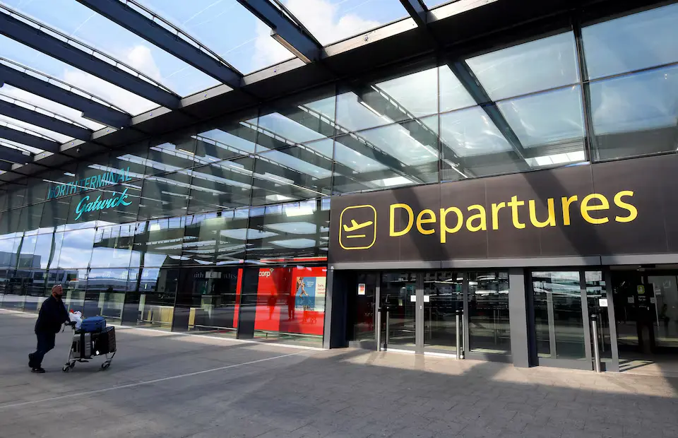 Professional chauffeur airport transfer service to Gatwick Airport
